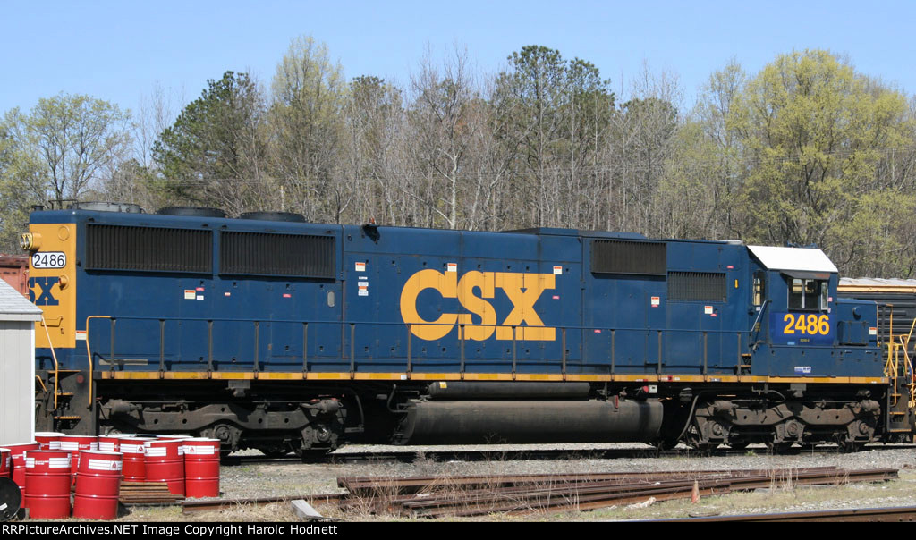 CSX 2486 sits in a siding with Buckingham Branch locos